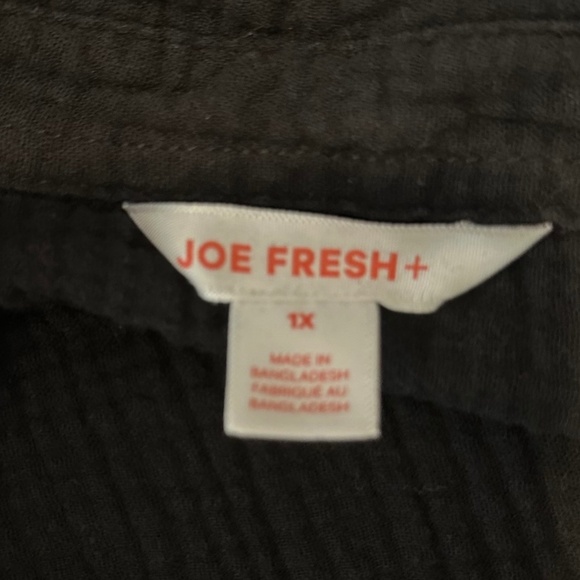 Joe Fresh Black Crinkle Pattern Short Sleeve Button-Up Top - Size 1X - Picture 3 of 8